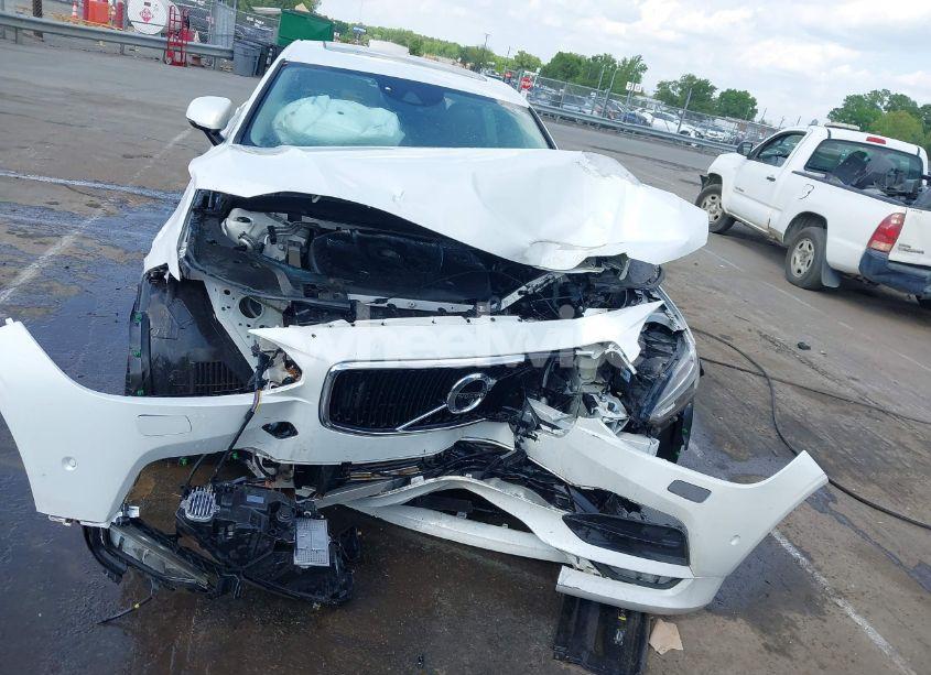 Photo 12 of 2018 Volvo S90 T5 MOMENTUM (VIN LVY982MK6JP016485)