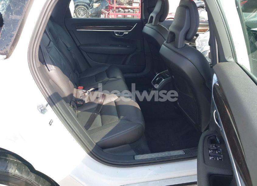 Photo 8 of 2018 Volvo S90 T5 MOMENTUM (VIN LVY982MK6JP016485)