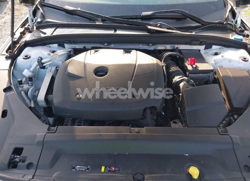 Photo 10 of 2018 Volvo S90 T6 MOMENTUM (VIN LVY992MK6JP031811)