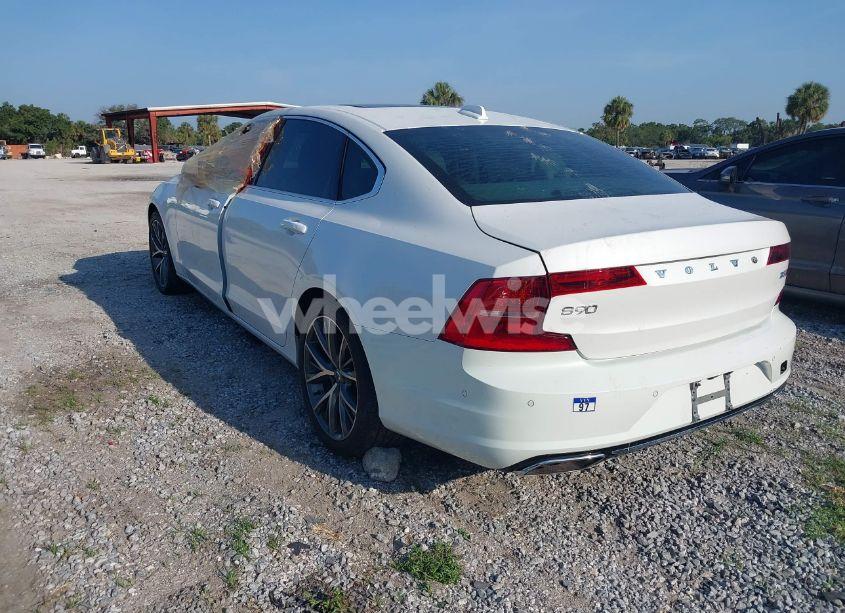 Photo 3 of 2018 Volvo S90 T6 MOMENTUM (VIN LVY992MK6JP031811)