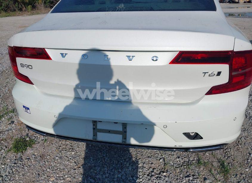 Photo 6 of 2018 Volvo S90 T6 MOMENTUM (VIN LVY992MK6JP031811)