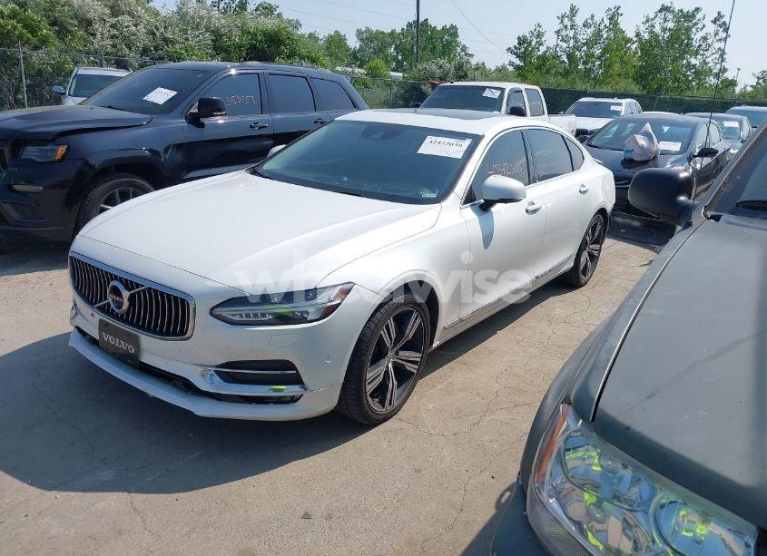 Photo 2 of 2018 Volvo S90 T6 INSCRIPTION (VIN LVY992ML7JP017988)