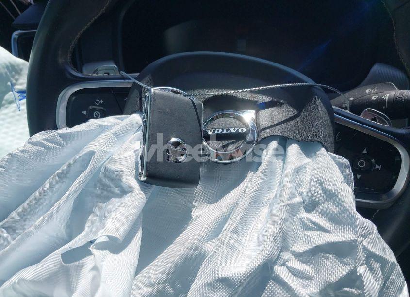 Photo 11 of 2020 Volvo S90 T6 R-DESIGN (VIN LVYA22MT7LP168513)