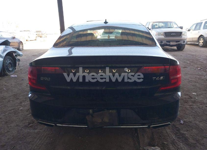 Photo 16 of 2020 Volvo S90 T6 R-DESIGN (VIN LVYA22MT7LP168513)