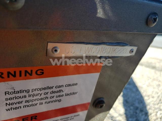 Photo 5 of 2024 LOWE BOAT N/A (VIN LWC01801K223)