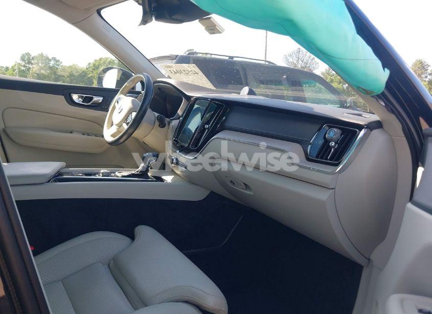 Photo 5 of 2019 Volvo Xc60 T5 INSCRIPTION (VIN LYV102DL2KB184884)