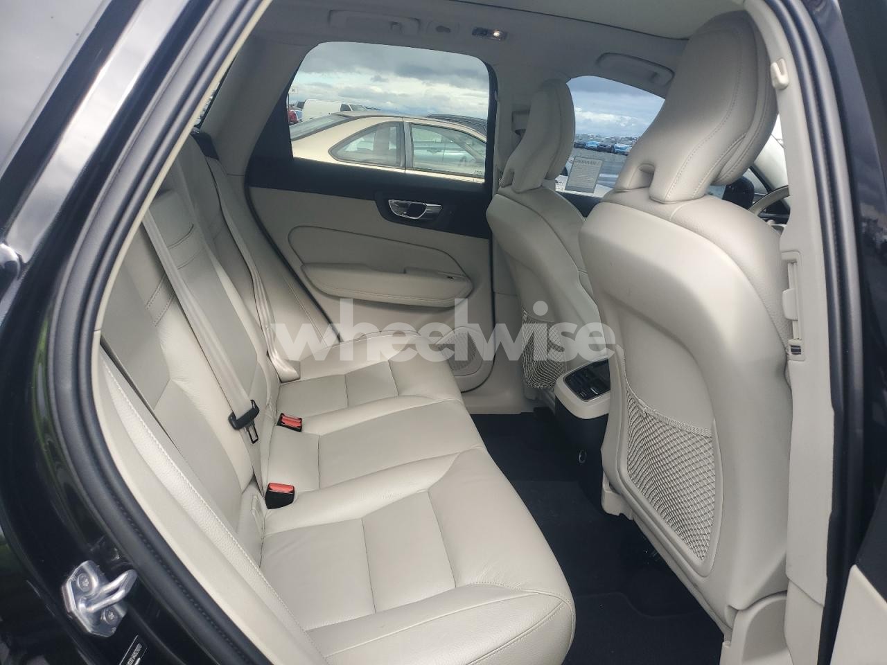 Photo 11 of 2019 VOLVO XC60 T5 INSCRIPTION (VIN LYV102DL6KB231270)