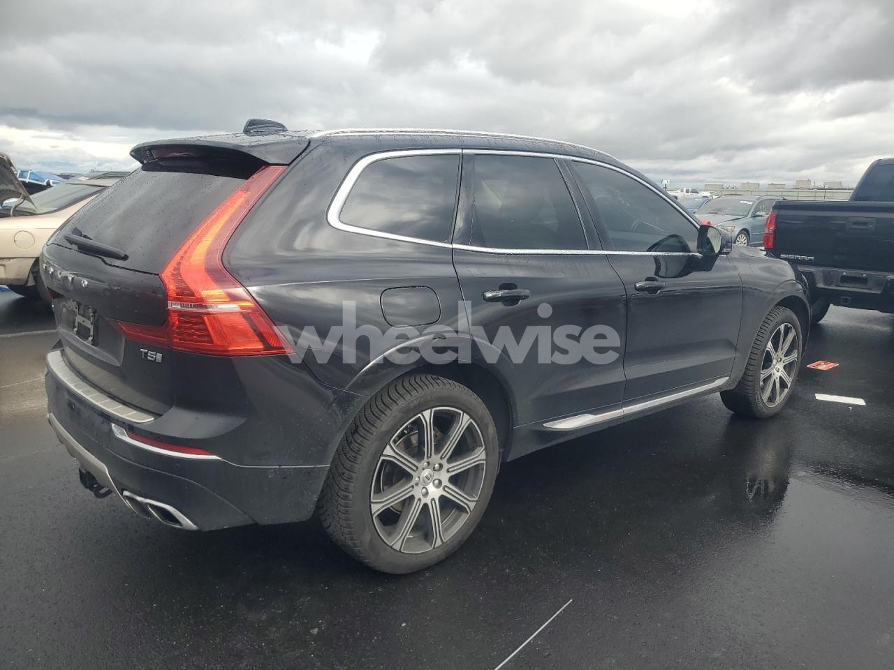 Photo 3 of 2019 VOLVO XC60 T5 INSCRIPTION (VIN LYV102DL6KB231270)