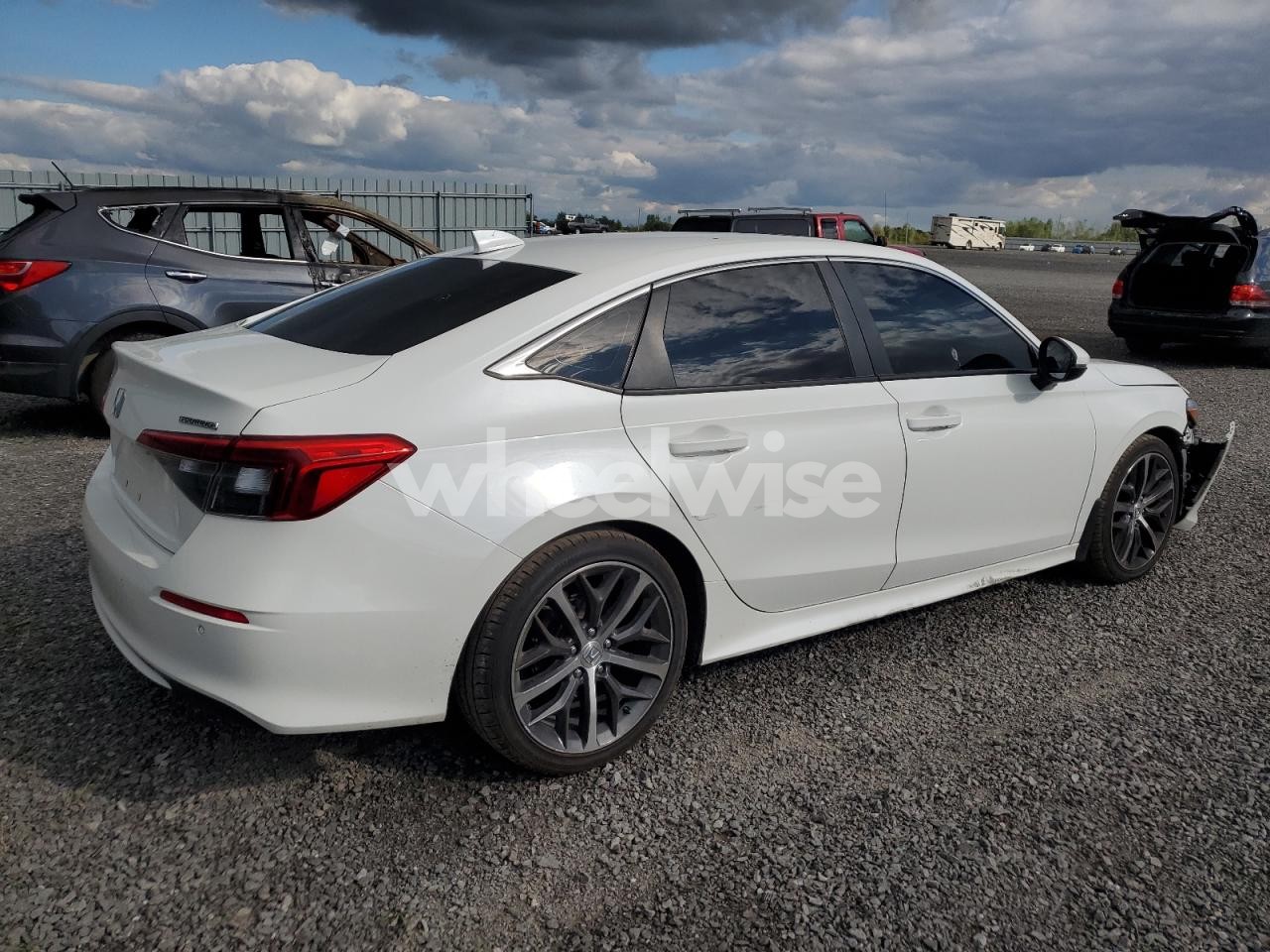 Photo 3 of 2022 HONDA CIVIC TOURING (VIN MAJ6P1CL0JC165795)
