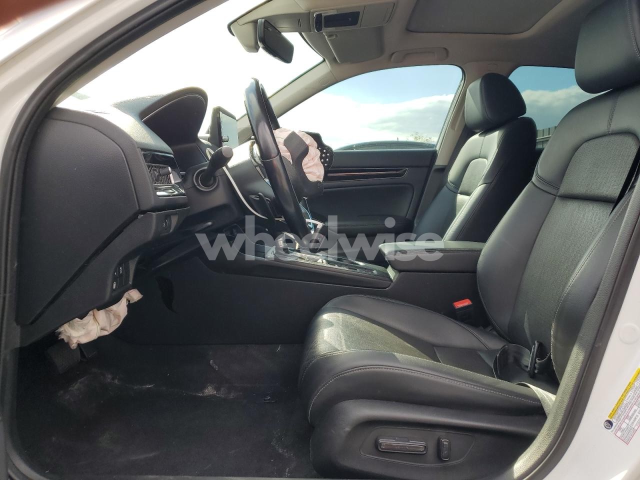 Photo 7 of 2022 HONDA CIVIC TOURING (VIN MAJ6P1CL0JC165795)