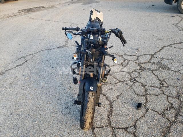 Photo 8 of 2023 HUSQVARNA VITPILEN 401/SVARTPILEN 401 (VIN MD2JUJ404PC224190)