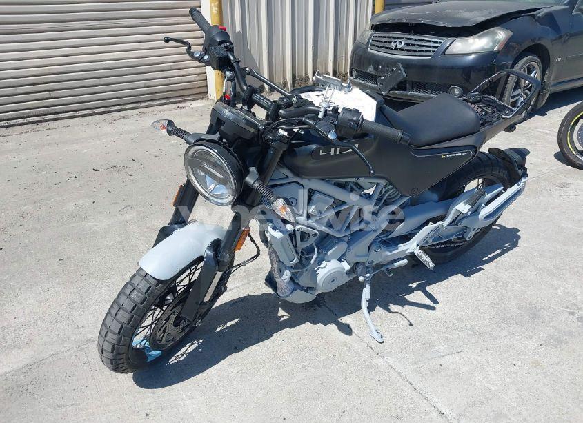 Photo 2 of 2023 Husqvarna Vitpilen 401/SVARTPILEN 401 (VIN MD2JUJ408PC224726)