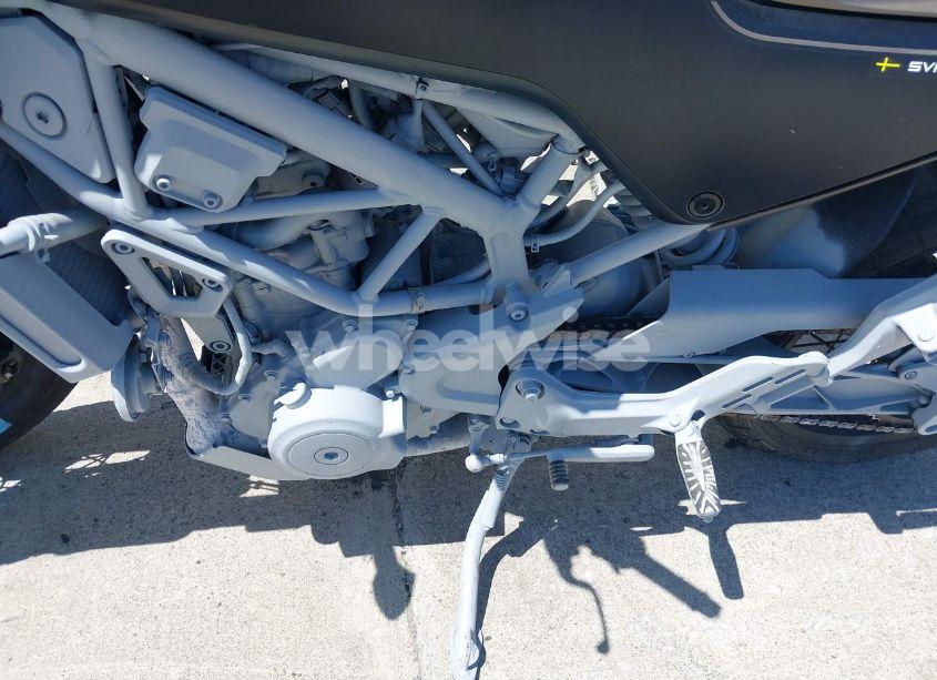 Photo 9 of 2023 Husqvarna Vitpilen 401/SVARTPILEN 401 (VIN MD2JUJ408PC224726)