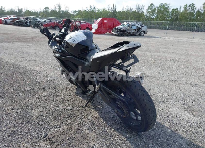 Photo 3 of 2020 Yamaha Yzfr3 A (VIN MH3RH18Y1LK004827)