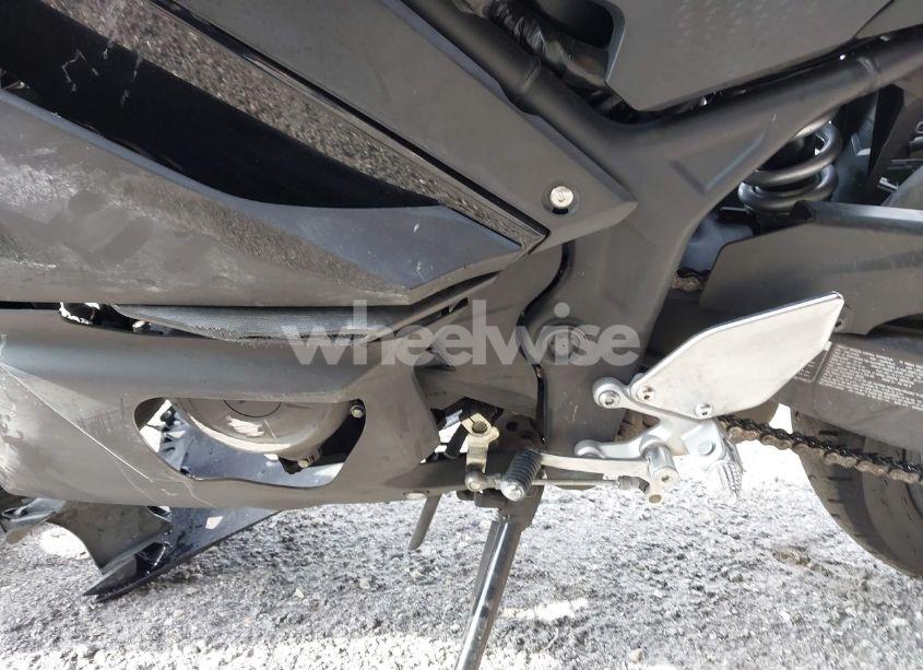 Photo 9 of 2020 Yamaha Yzfr3 A (VIN MH3RH18Y1LK004827)
