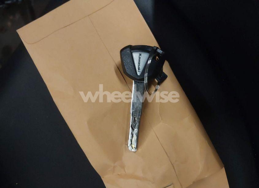 Photo 11 of 2025 Kawasaki Ex650 R (VIN ML5EXER19SDAF9627)