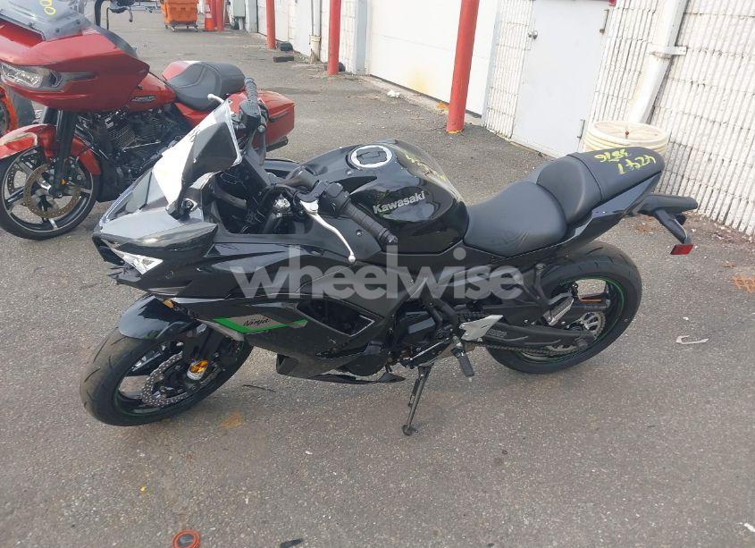 Photo 14 of 2025 Kawasaki Ex650 R (VIN ML5EXER19SDAF9627)