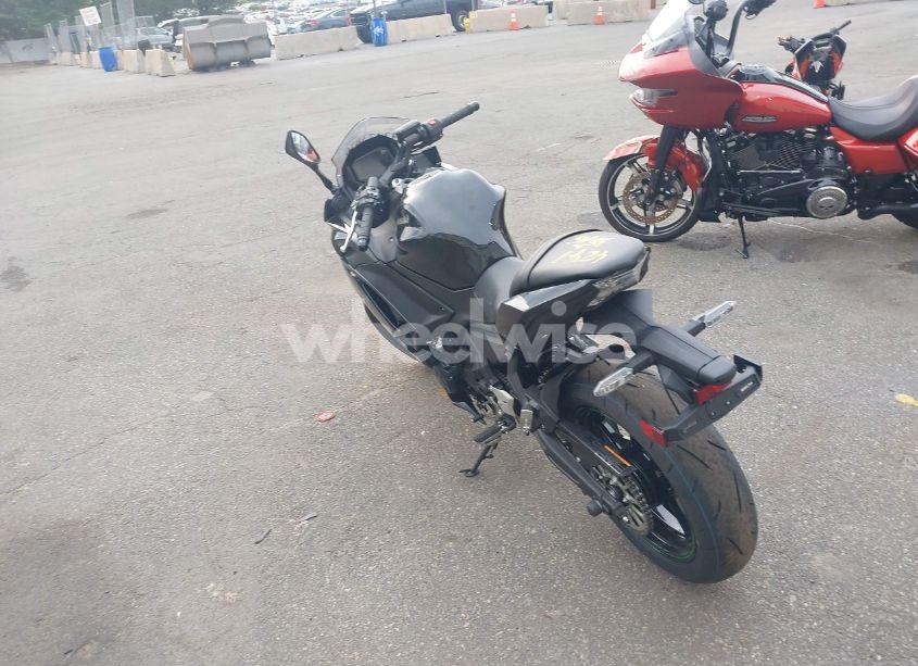 Photo 3 of 2025 Kawasaki Ex650 R (VIN ML5EXER19SDAF9627)