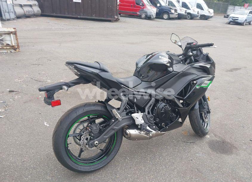 Photo 4 of 2025 Kawasaki Ex650 R (VIN ML5EXER19SDAF9627)