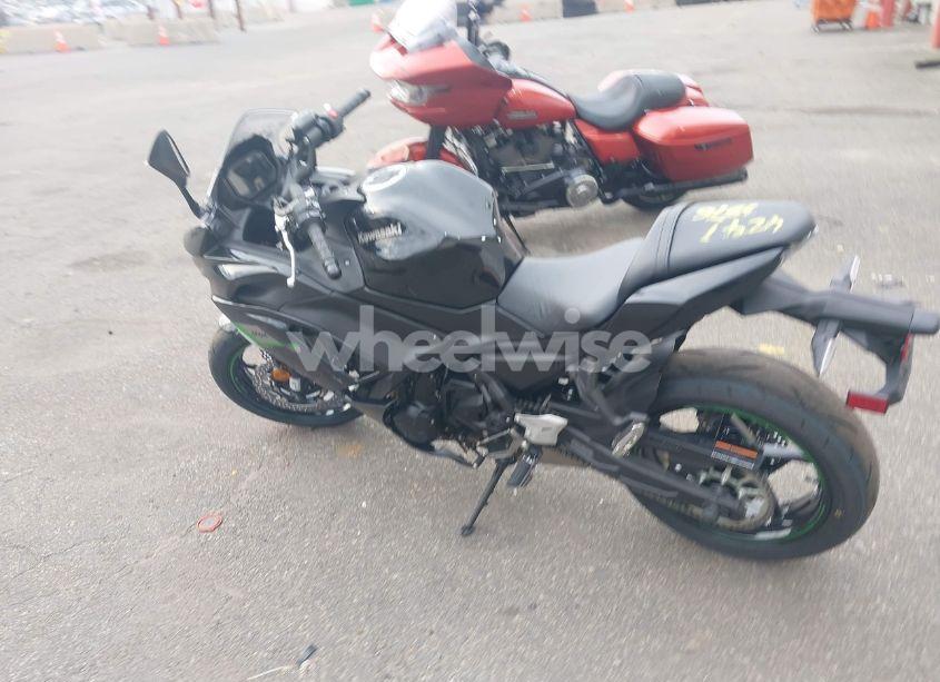 Photo 9 of 2025 Kawasaki Ex650 R (VIN ML5EXER19SDAF9627)