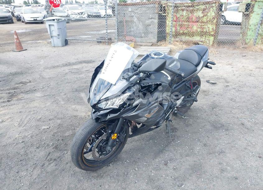 Photo 2 of 2023 Kawasaki Ex650 R (VIN ML5EXER1XPDA85584)