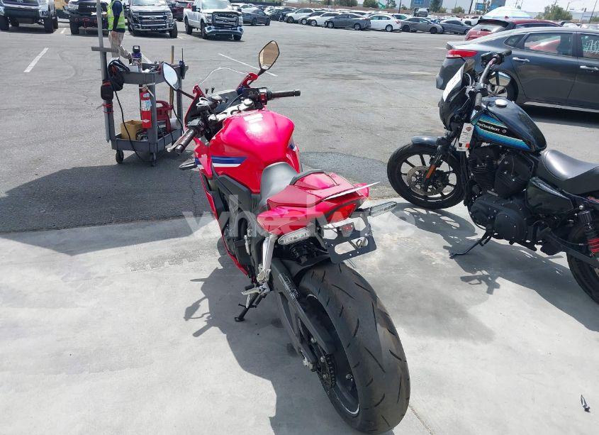 Photo 3 of 2024 Honda Cbr650 R (VIN MLHRH155XR5001633)