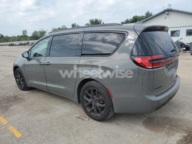 Photo 4 of 2021 CHRYSLER PACIFICA TOURING (VIN N2C4RC1FG2MR58566)