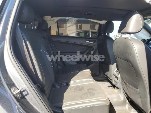 Photo 3 of 2022 VOLKSWAGEN TIGUAN SEL R-LINE (VIN N3VV4B7AX3NM00252)