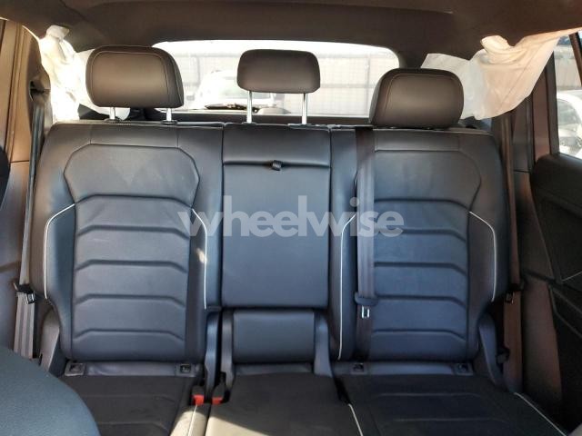 Photo 5 of 2022 VOLKSWAGEN TIGUAN SEL R-LINE (VIN N3VV4B7AX3NM00252)