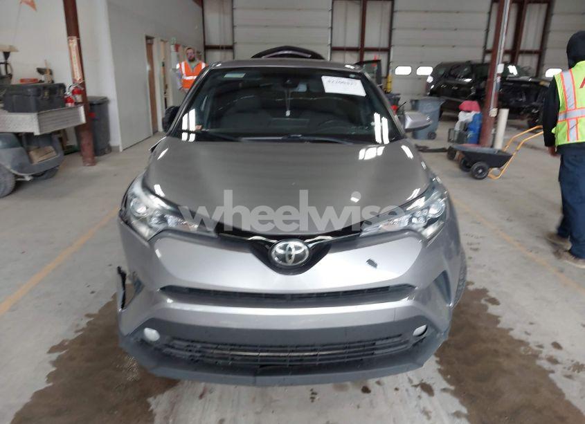 Photo 13 of 2018 Toyota C-hr XLE PREMIUM (VIN NMTKHMBX0JR039509)
