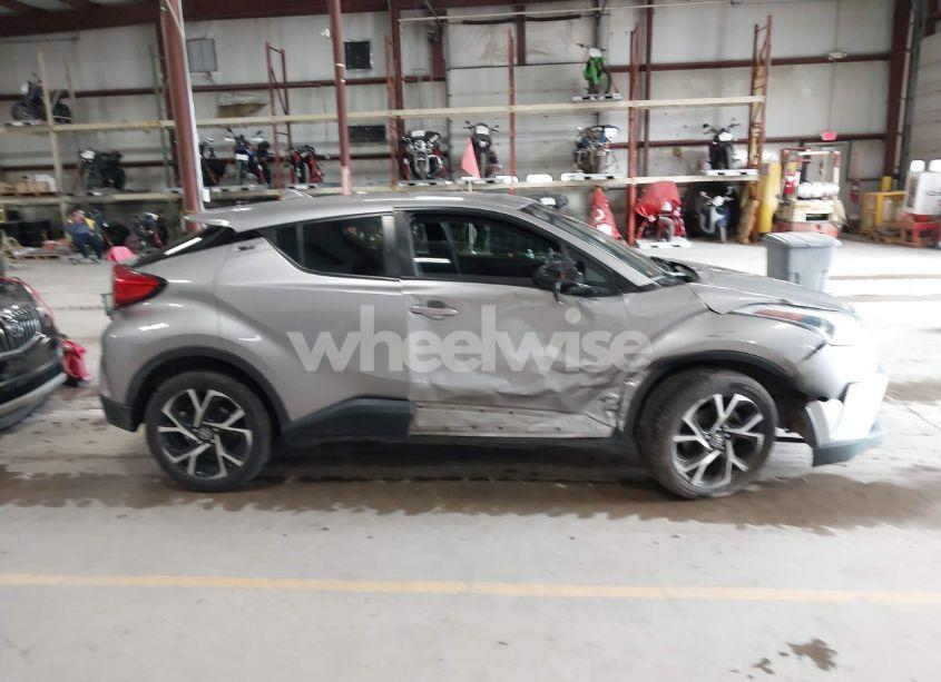 Photo 14 of 2018 Toyota C-hr XLE PREMIUM (VIN NMTKHMBX0JR039509)