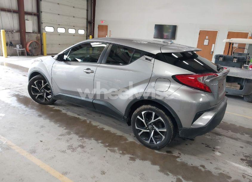Photo 3 of 2018 Toyota C-hr XLE PREMIUM (VIN NMTKHMBX0JR039509)
