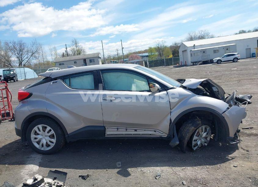 Photo 13 of 2019 Toyota C-hr LE (VIN NMTKHMBX1KR090955)