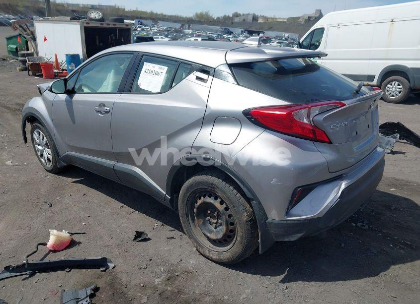 Photo 3 of 2019 Toyota C-hr LE (VIN NMTKHMBX1KR090955)