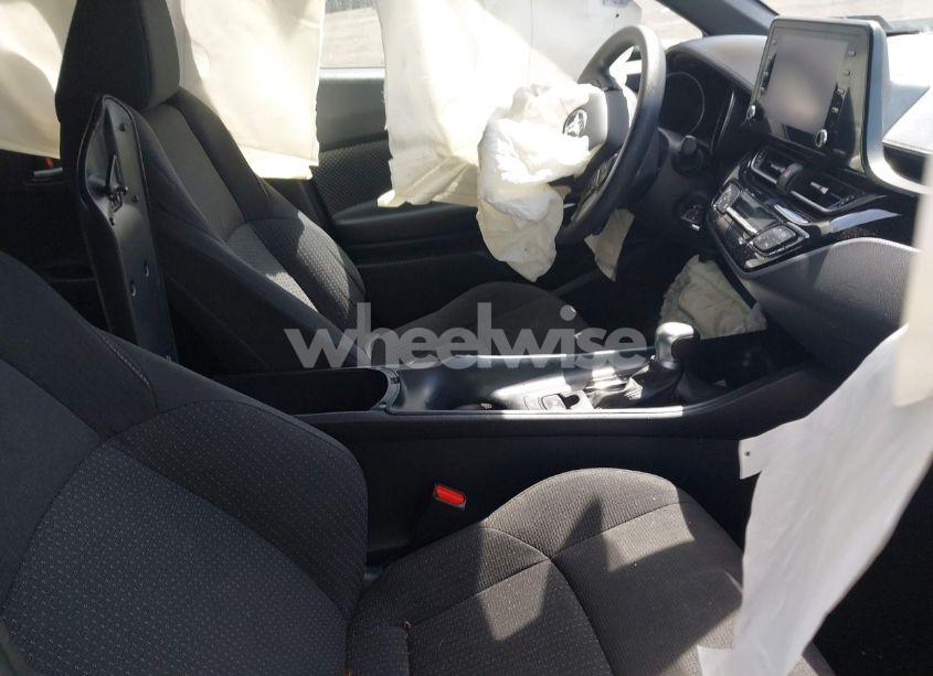 Photo 5 of 2019 Toyota C-hr LE (VIN NMTKHMBX1KR090955)