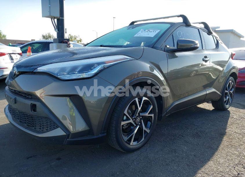 Photo 2 of 2021 Toyota C-hr XLE (VIN NMTKHMBX1MR133810)