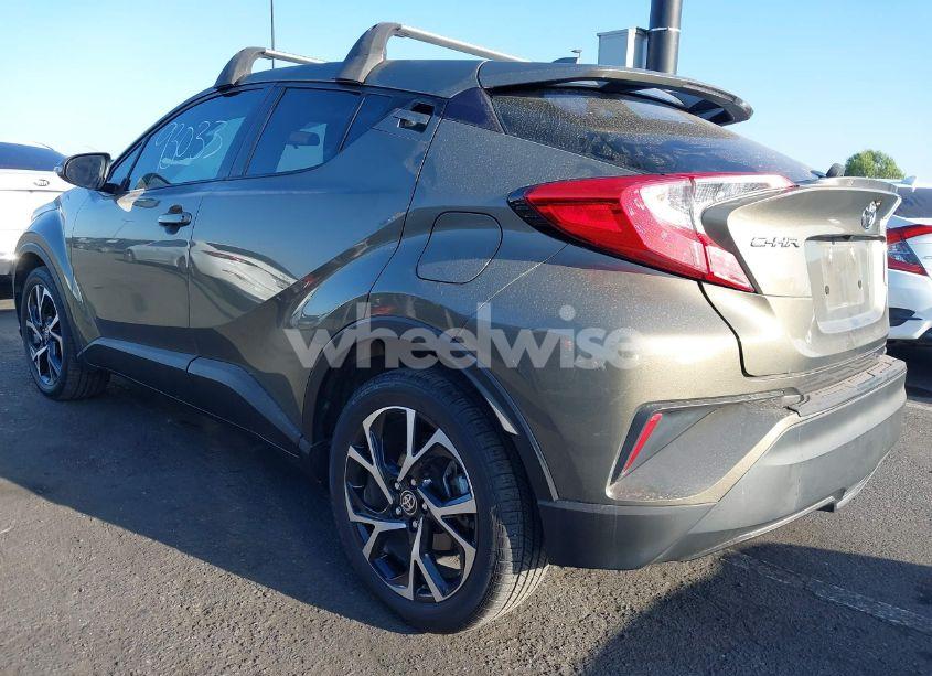 Photo 3 of 2021 Toyota C-hr XLE (VIN NMTKHMBX1MR133810)
