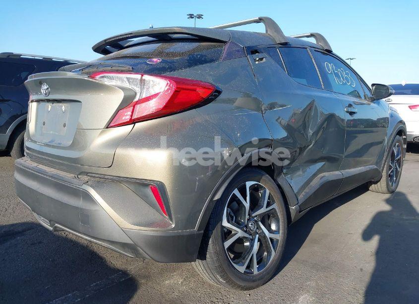Photo 4 of 2021 Toyota C-hr XLE (VIN NMTKHMBX1MR133810)