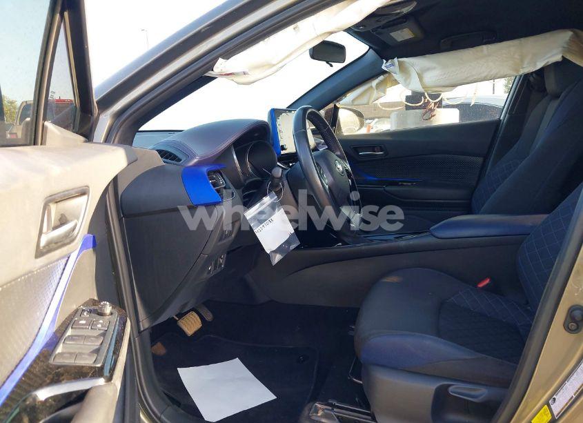 Photo 5 of 2021 Toyota C-hr XLE (VIN NMTKHMBX1MR133810)