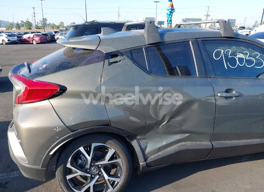 Photo 6 of 2021 Toyota C-hr XLE (VIN NMTKHMBX1MR133810)