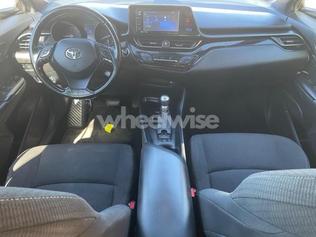 2018 TOYOTA C-HR XLE (VIN NMTKHMBX2JR006348) main photo