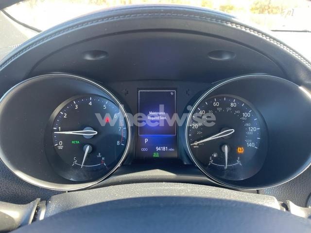 Photo 4 of 2018 TOYOTA C-HR XLE (VIN NMTKHMBX2JR006348)