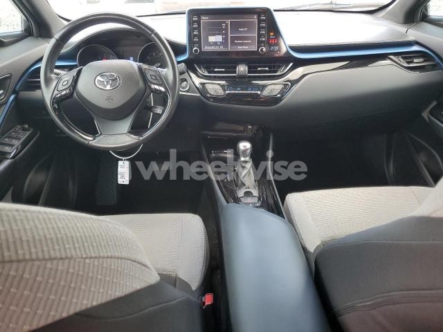 Photo 6 of 2019 TOYOTA C-HR XLE (VIN NMTKHMBX2KR089619)