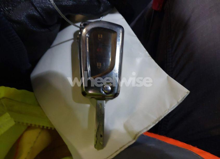 Photo 11 of 2021 Toyota C-hr LE (VIN NMTKHMBX2MR120886)