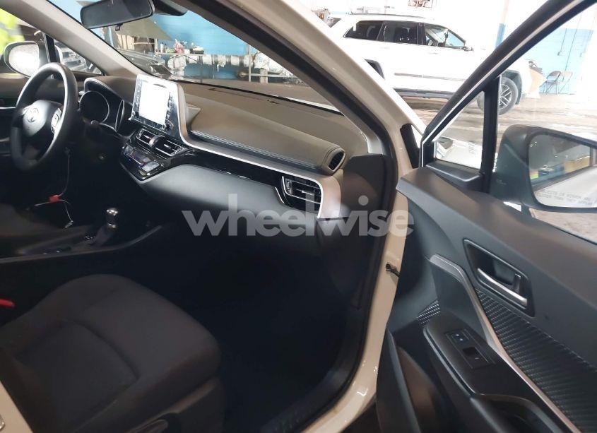 Photo 5 of 2021 Toyota C-hr LE (VIN NMTKHMBX2MR120886)