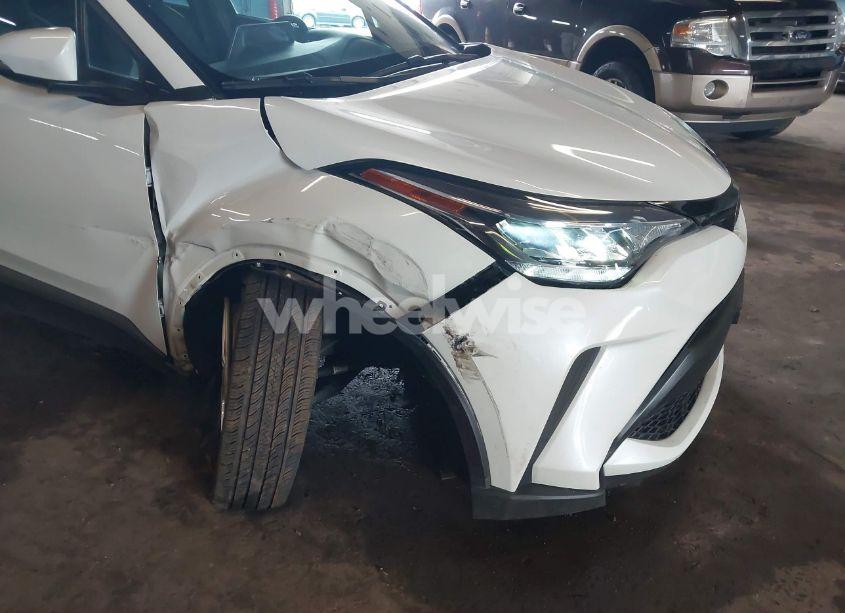 Photo 6 of 2021 Toyota C-hr LE (VIN NMTKHMBX2MR120886)