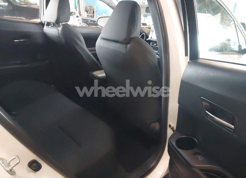 Photo 8 of 2021 Toyota C-hr LE (VIN NMTKHMBX2MR120886)