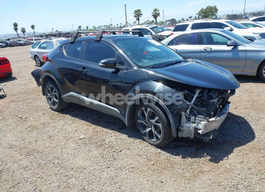 2018 Toyota C-hr XLE (VIN NMTKHMBX3JR024079) main photo