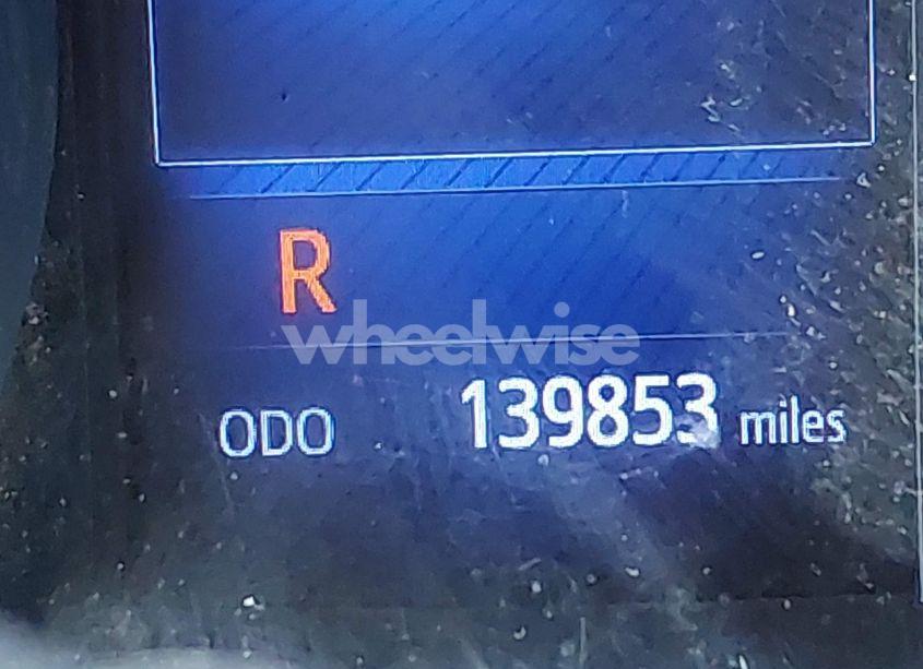 Photo 15 of 2018 Toyota C-hr XLE (VIN NMTKHMBX3JR024079)