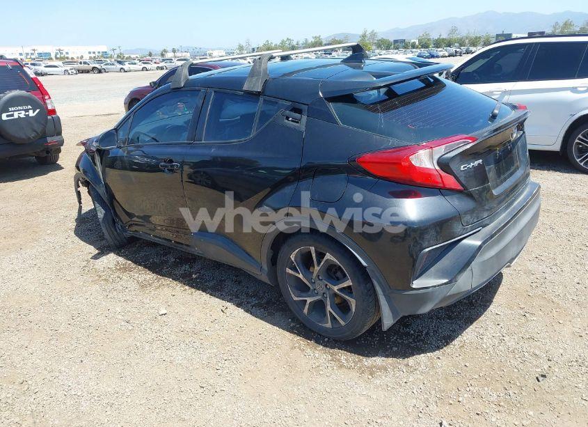 Photo 3 of 2018 Toyota C-hr XLE (VIN NMTKHMBX3JR024079)
